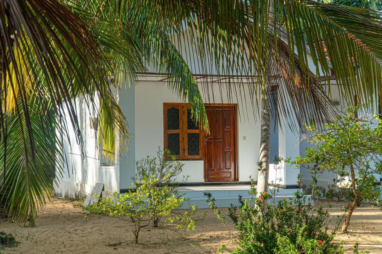 Surf & Yoga Arugam Bay Hotel Bagian luar foto