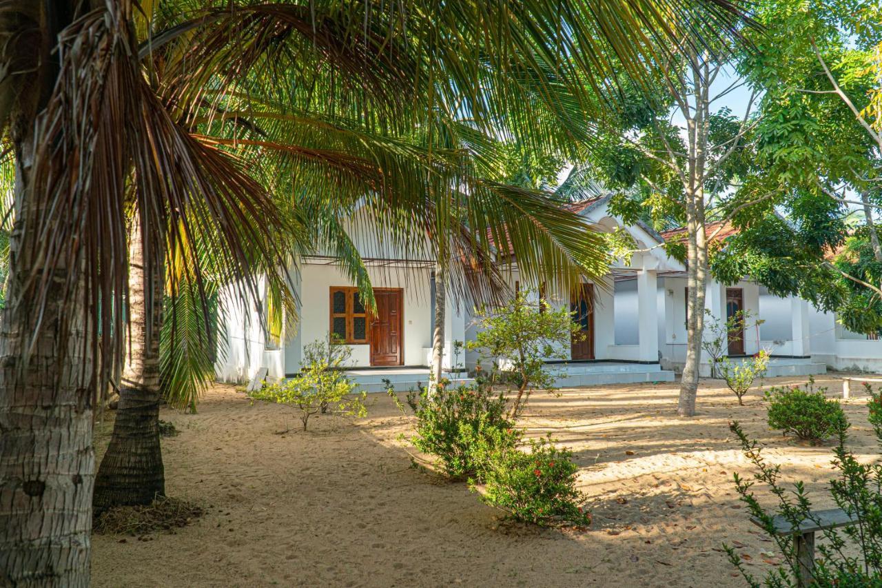 Surf & Yoga Arugam Bay Hotel Bagian luar foto