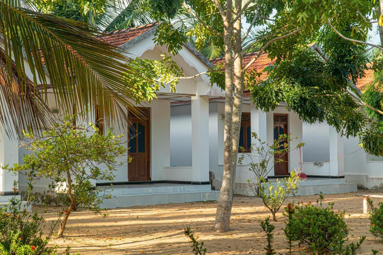 Surf & Yoga Arugam Bay Hotel Bagian luar foto