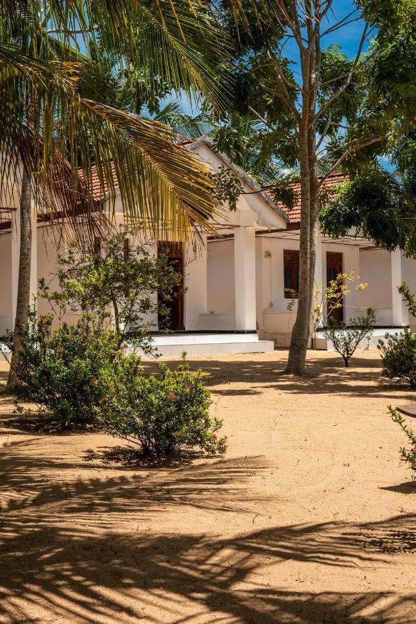 Surf & Yoga Arugam Bay Hotel Bagian luar foto