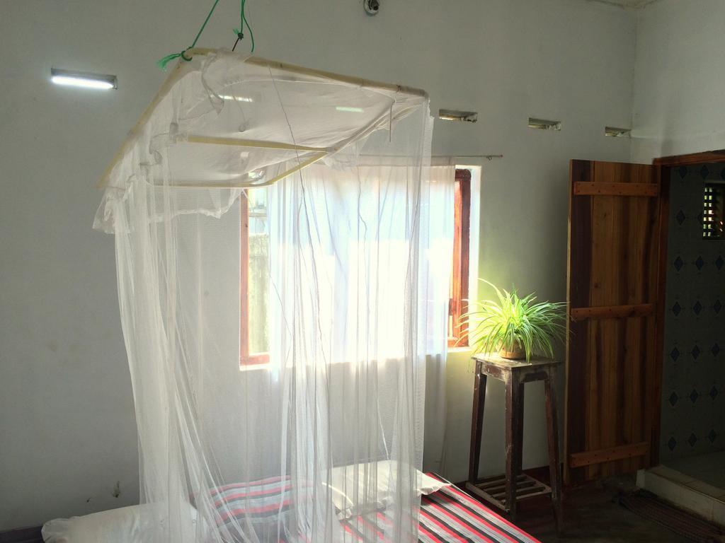 Surf & Yoga Arugam Bay Hotel Ruang foto